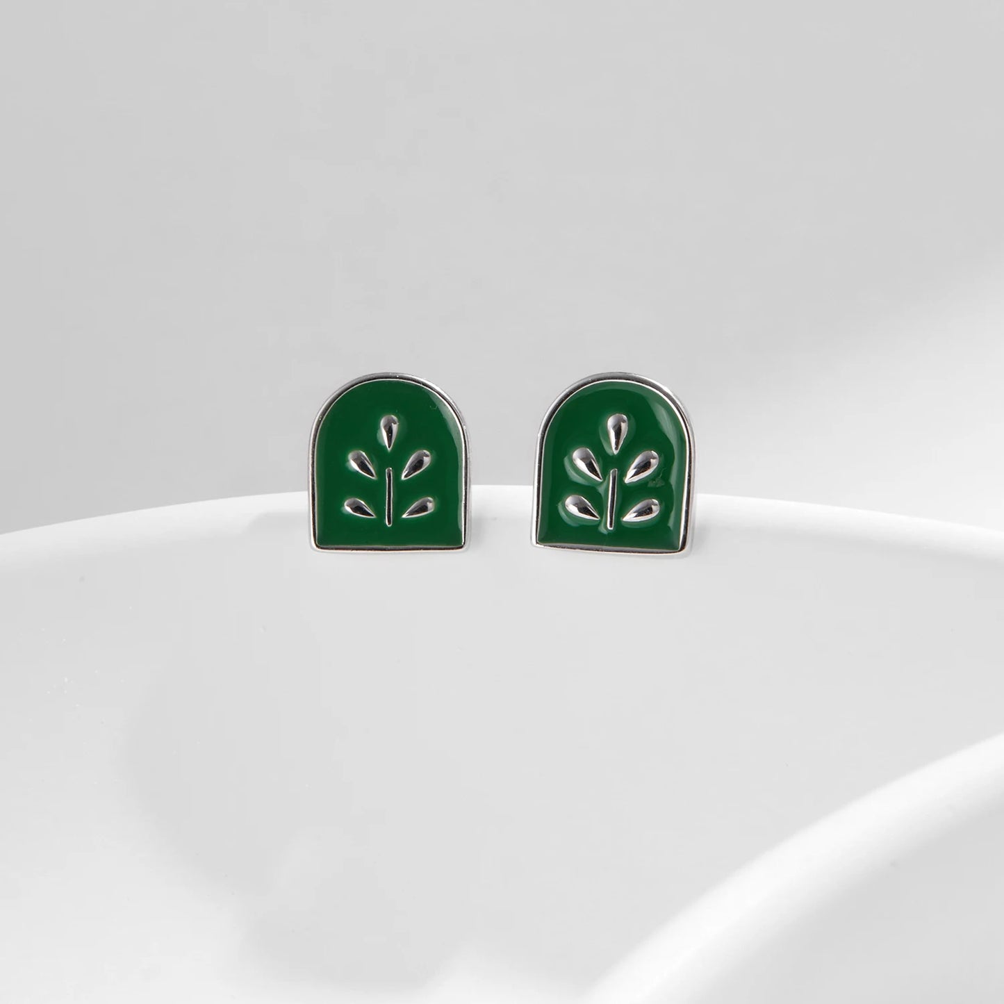 925 Sterling Silver Retro Exquisite Green Enamel Plant Badge Stud Earrings