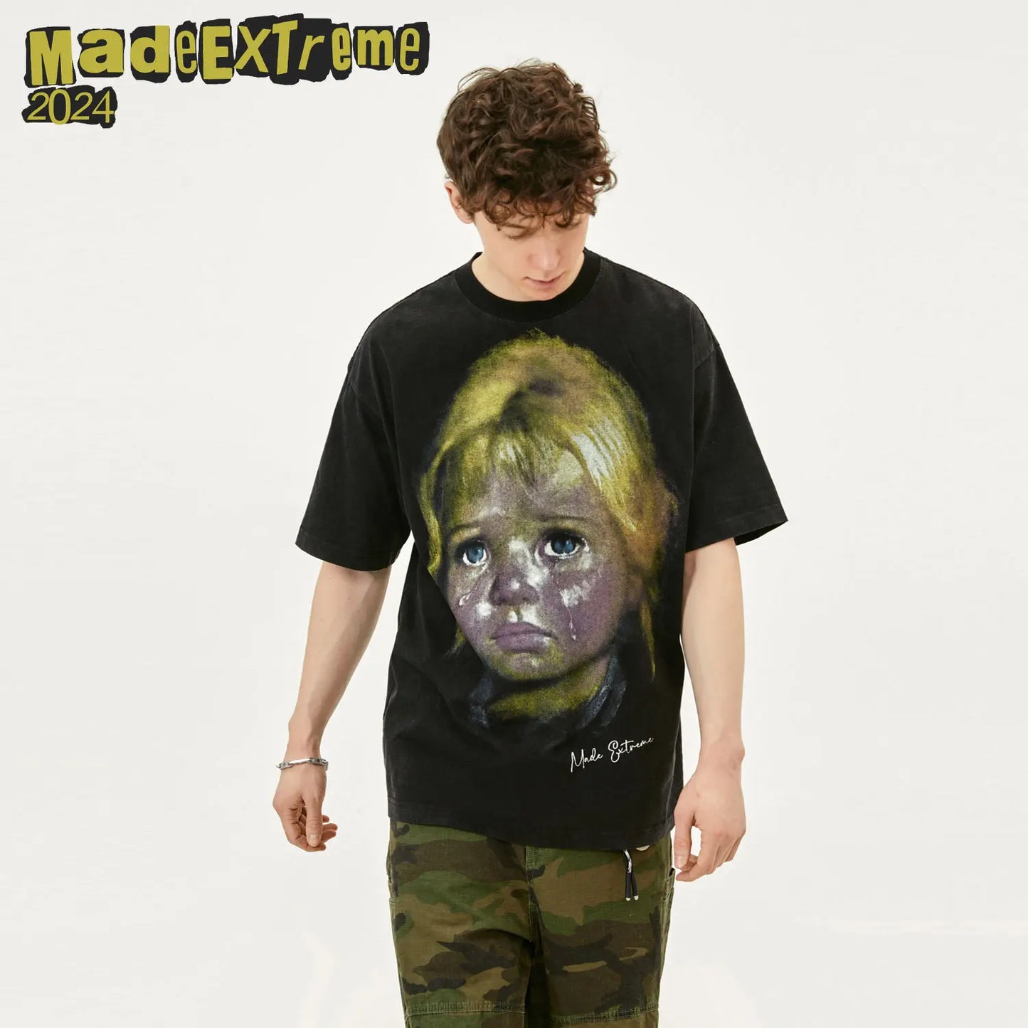 MADE EXTREME Printed Weeping Girl Graphic Short Sleeved Oversized T-shirt