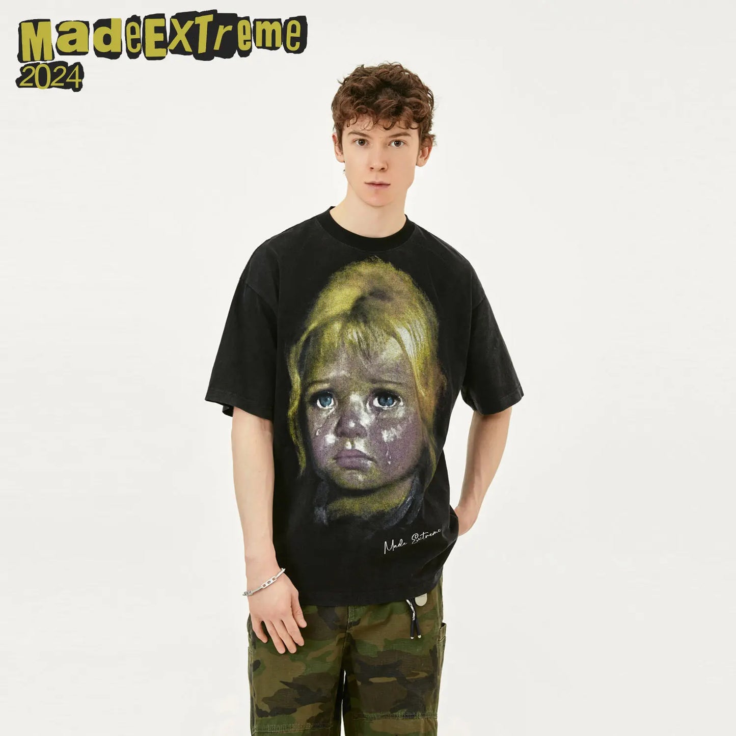 MADE EXTREME Printed Weeping Girl Graphic Short Sleeved Oversized T-shirt