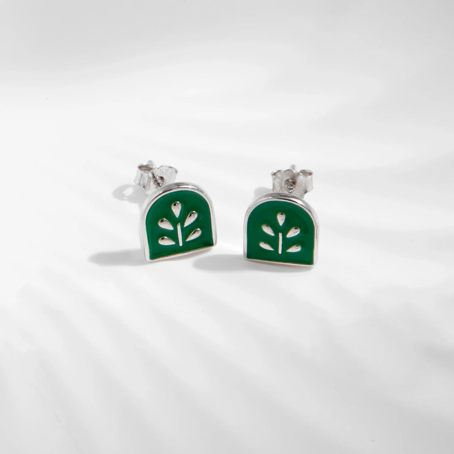 925 Sterling Silver Retro Exquisite Green Enamel Plant Badge Stud Earrings