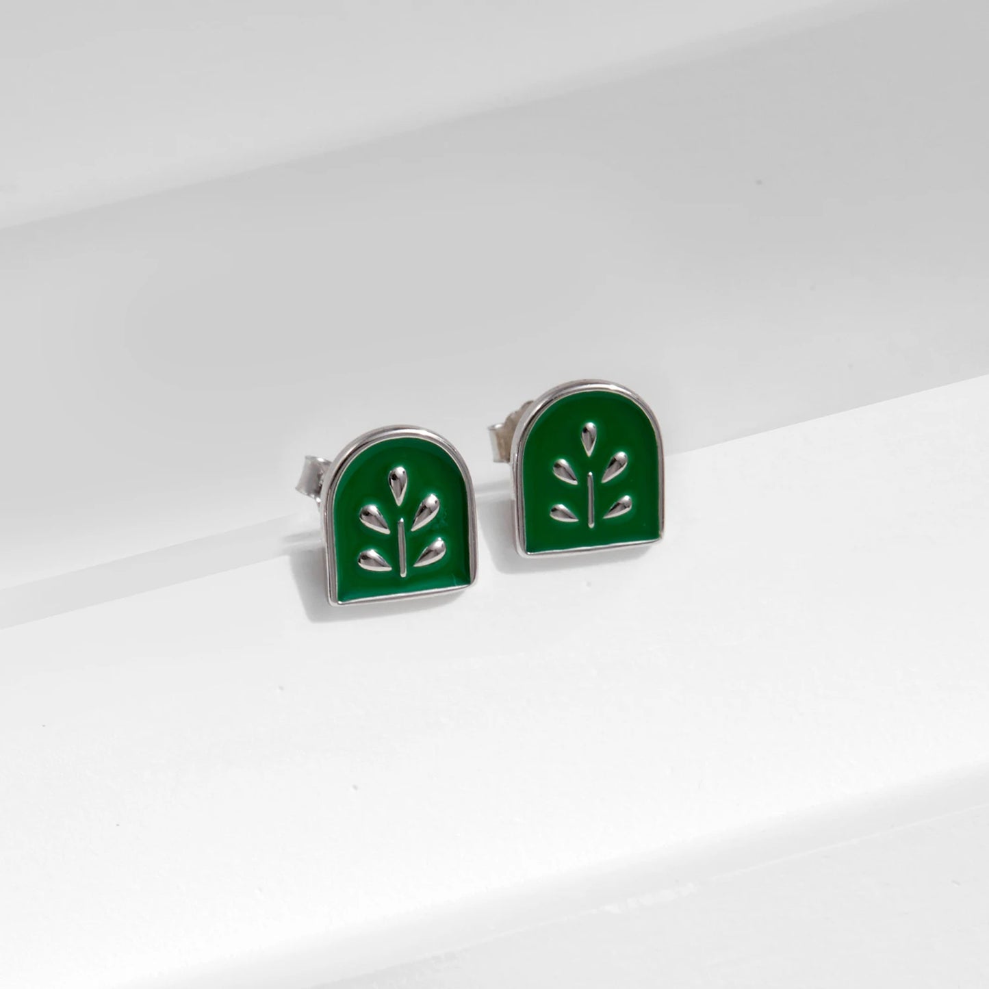 925 Sterling Silver Retro Exquisite Green Enamel Plant Badge Stud Earrings